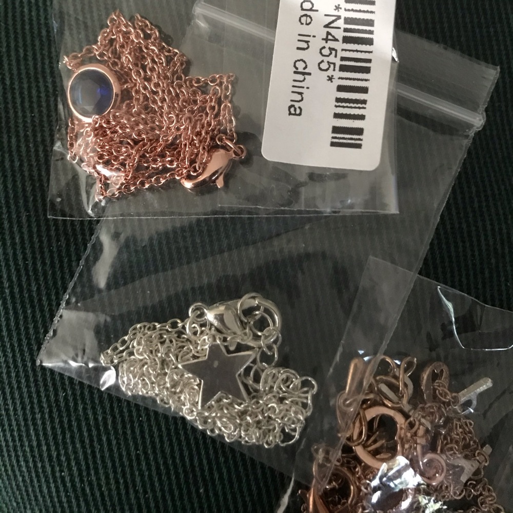Assorted Women’s Necklaces - Picture 2 of 11